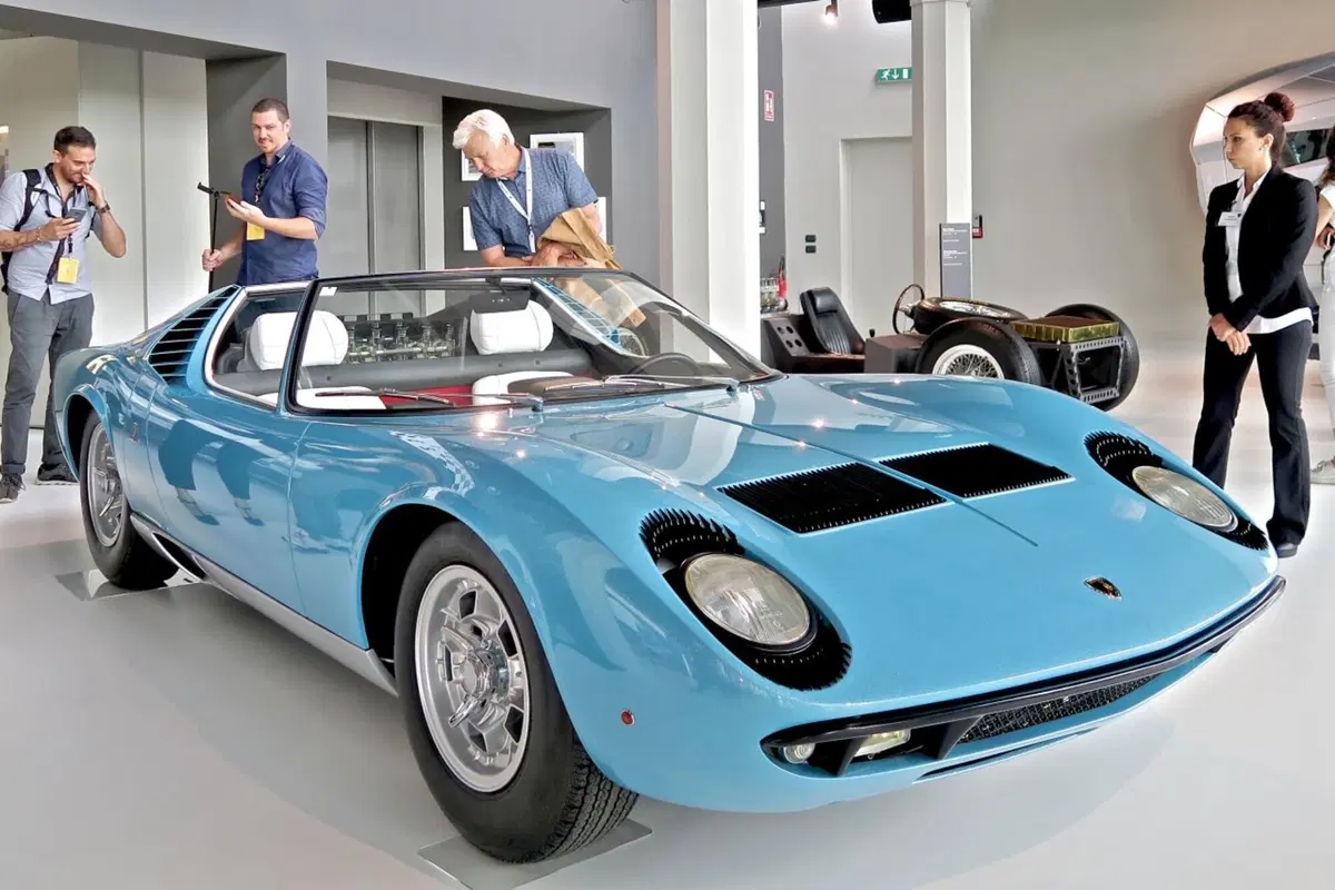 Visita a Sant'Agata, dov'è nato il mito Lamborghini Miura (39)