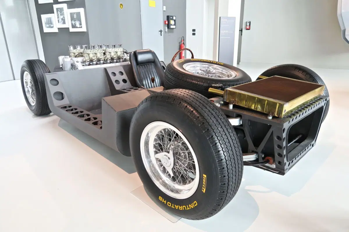 Visita a Sant'Agata, dov'è nato il mito Lamborghini Miura (43)