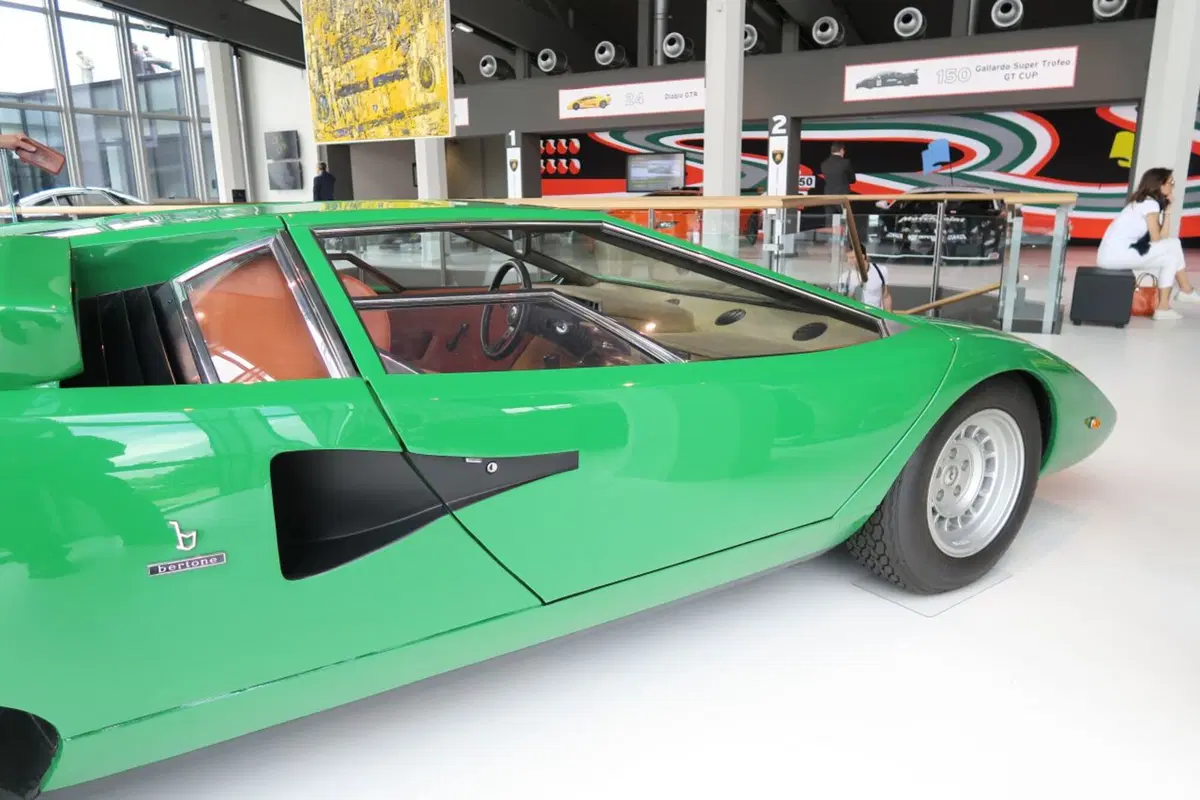 Visita a Sant'Agata, dov'è nato il mito Lamborghini Miura (60)