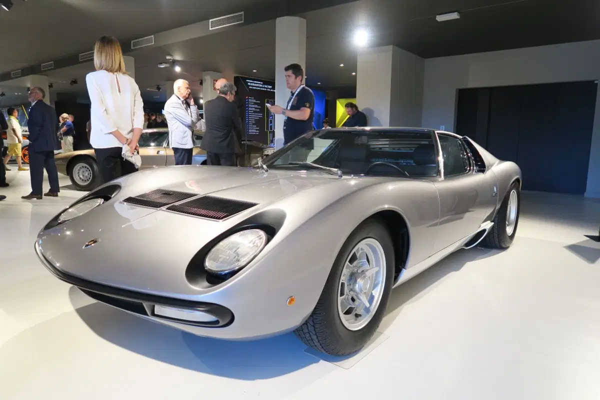 Visita a Sant'Agata, dov'è nato il mito Lamborghini Miura (83)