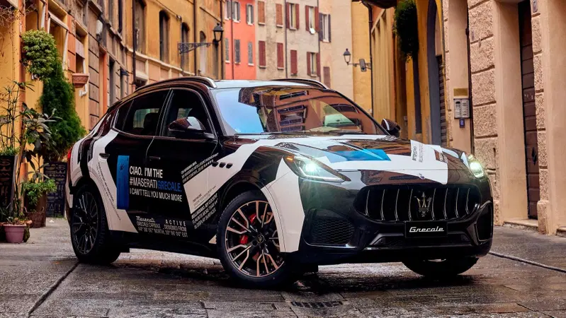 Maserati Grecale, la nuova SUV del Tridente tra le strade di Modena