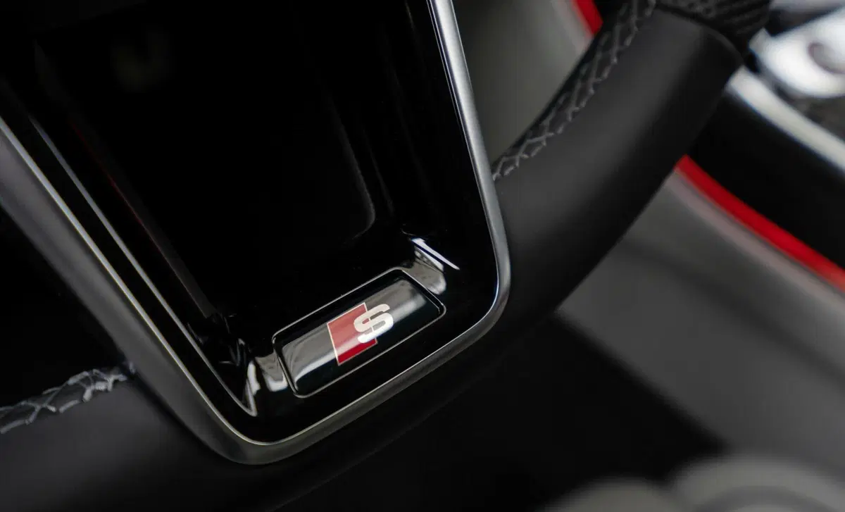 Audi S8 (2019-->>) (19)