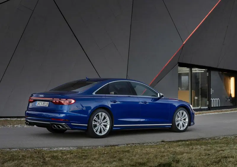Audi S8 (9)
