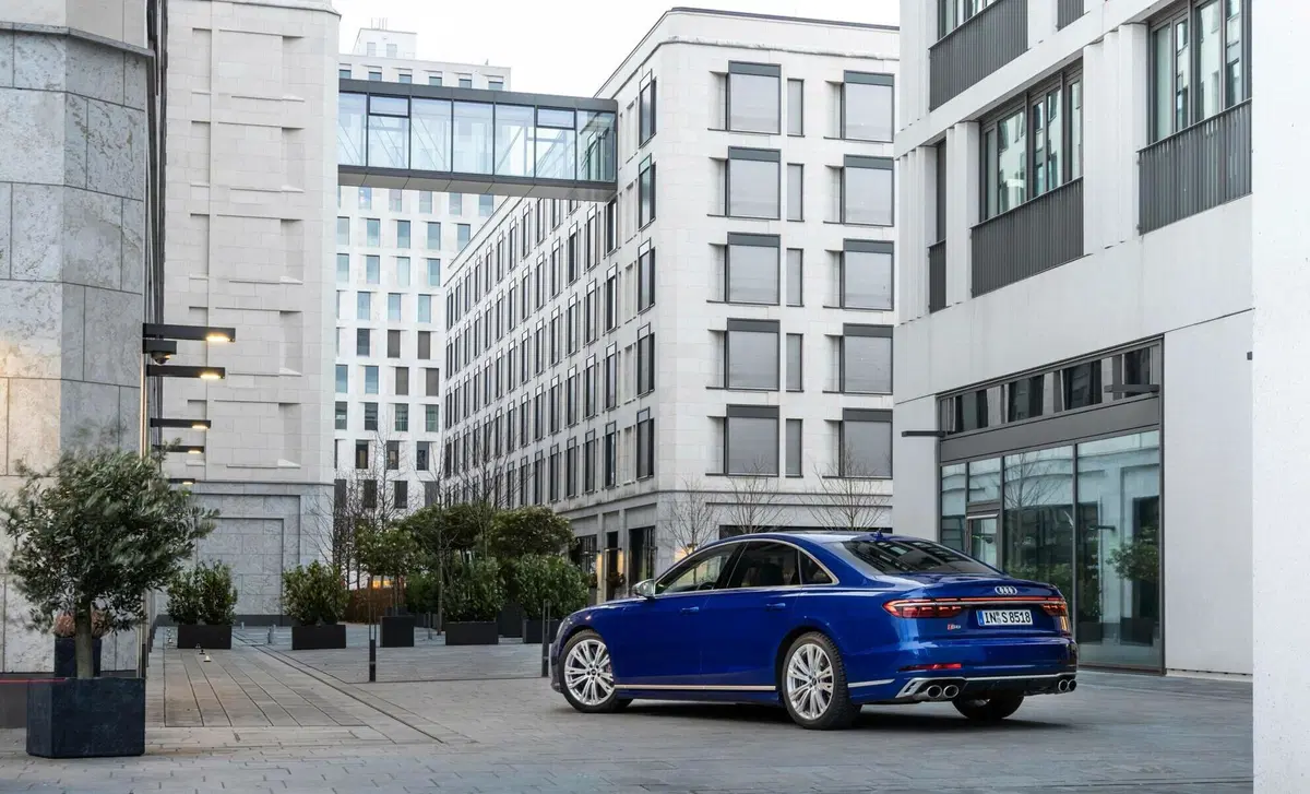 Audi S8 (2019-->>) (10)