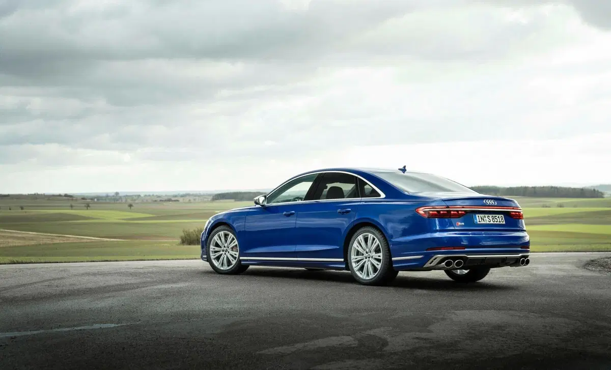 Audi S8 (2019-->>) (4)