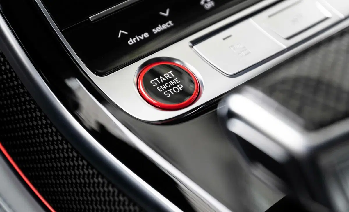 Audi S8 (2019-->>) (17)