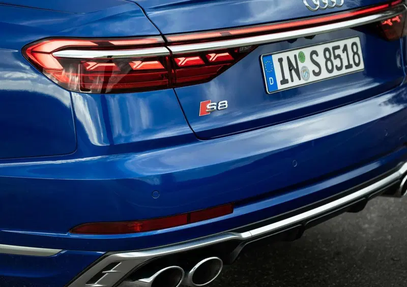 Audi S8 (24)
