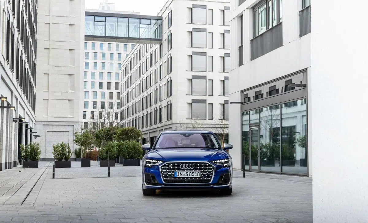 Audi S8 (2019-->>) (3)