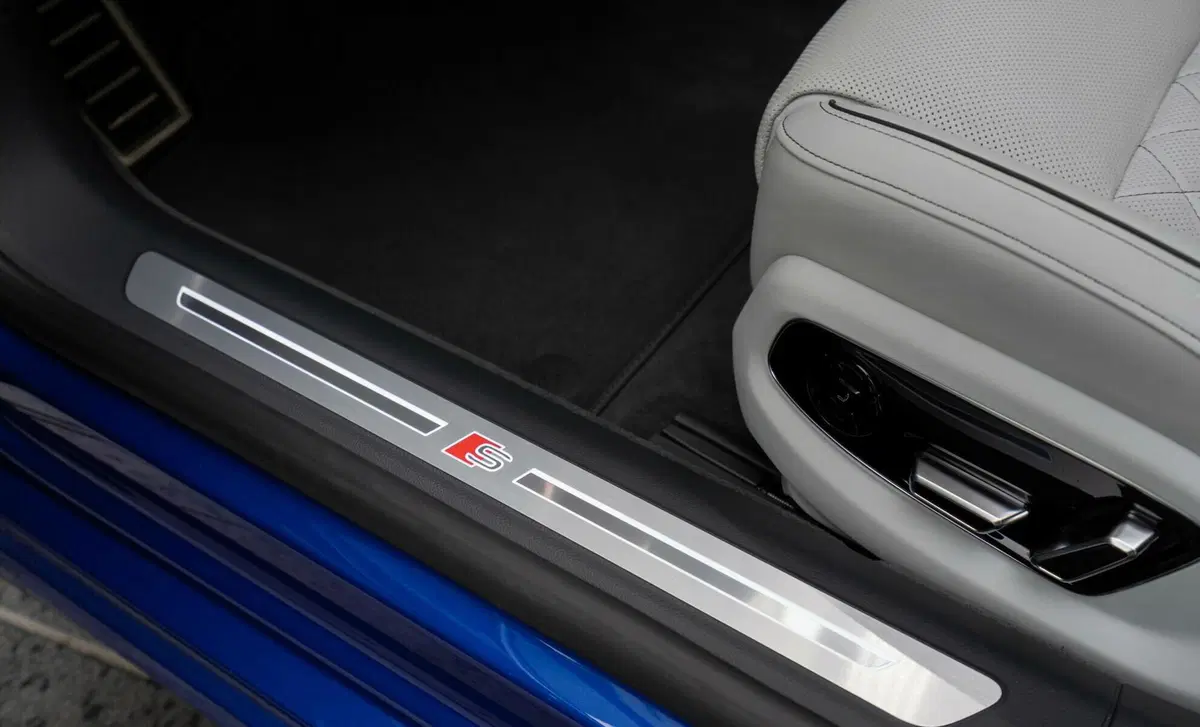 Audi S8 (2019-->>) (18)