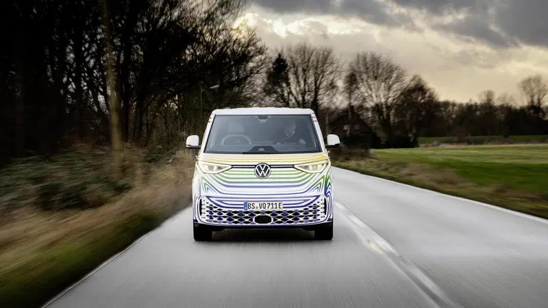 Ecco la Volkswagen ID.Buzz, il nuovo T1 "Bulli" elettrico [Video]