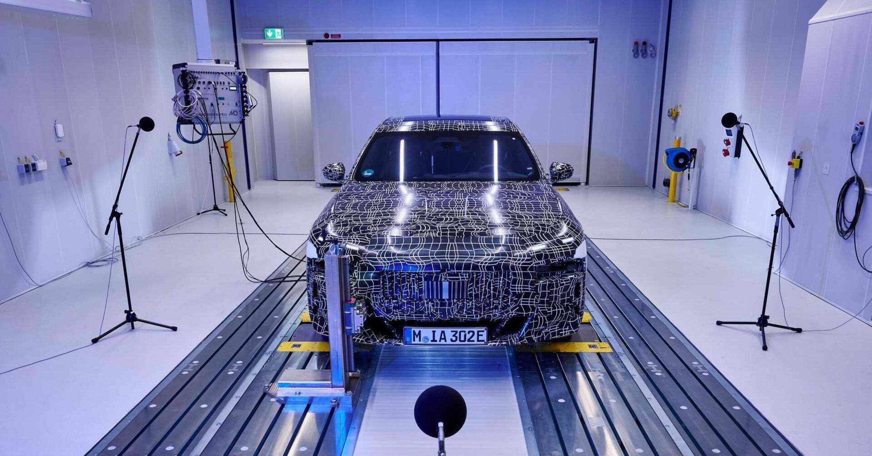 BMW i7: un video mostra il processo per farla viaggiare nel silenzio eliminando l&rsquo;inquinamento elettromagnetico