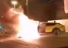 Grave incendio di una Kia EV6: l'auto elettrica a fuoco in strada a Budapest [video]