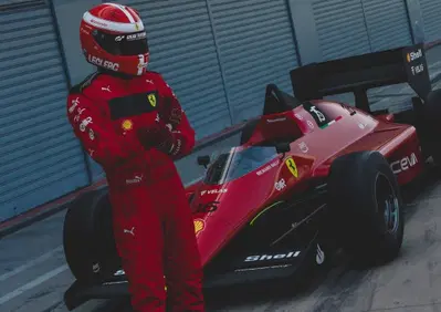 La bellissima retro Ferrari F1-75 batte subito tutti in pista a Monza [su Instagram]
