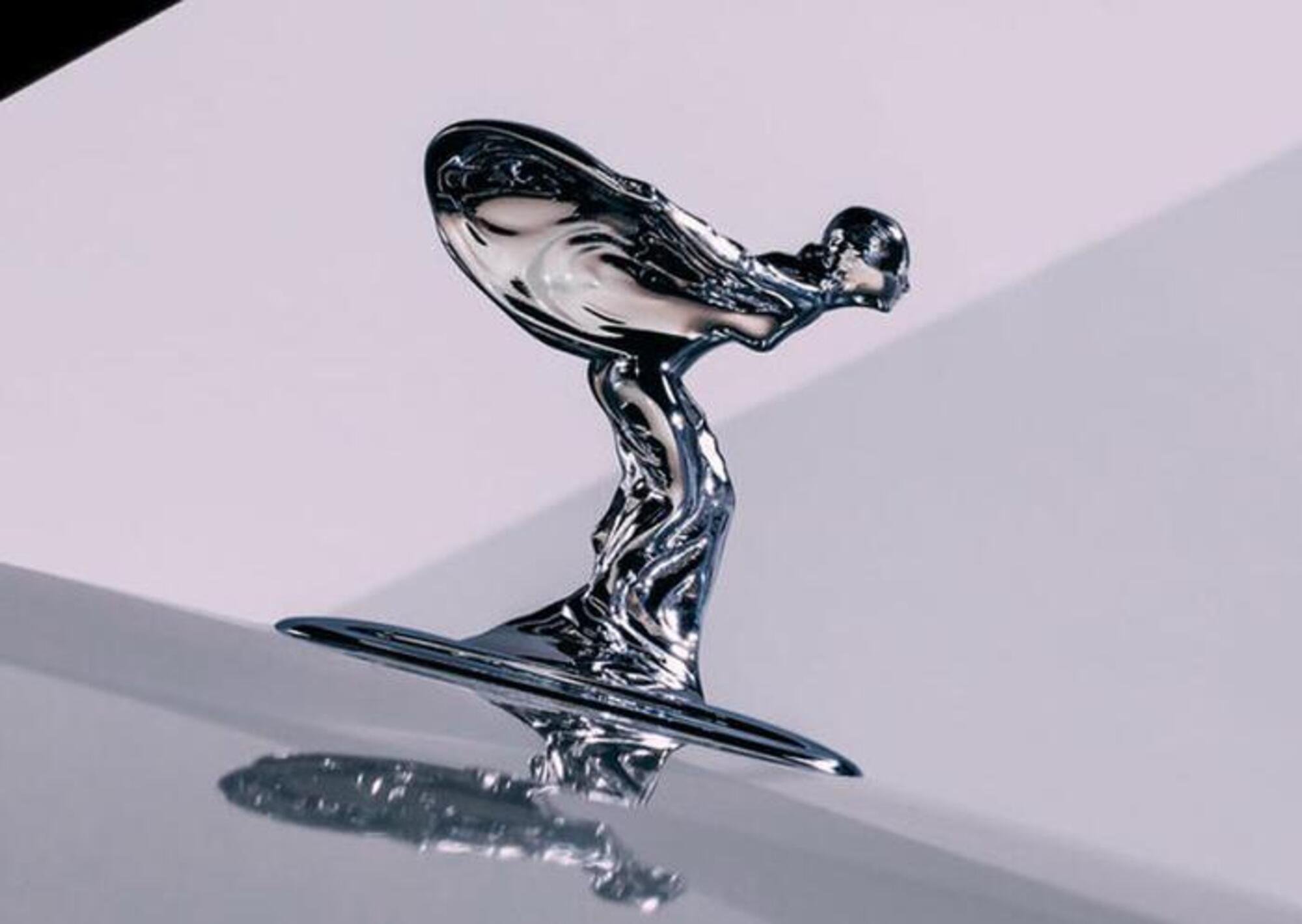 E&#039; cambiato tutto nelle auto di oggi: persino l&#039;emblema Rolls-Royce si deve &quot;abbassare&quot;