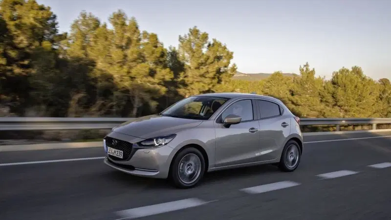 Prova nuova Mazda 2 MY2022: tutt'altro che normale [video]
