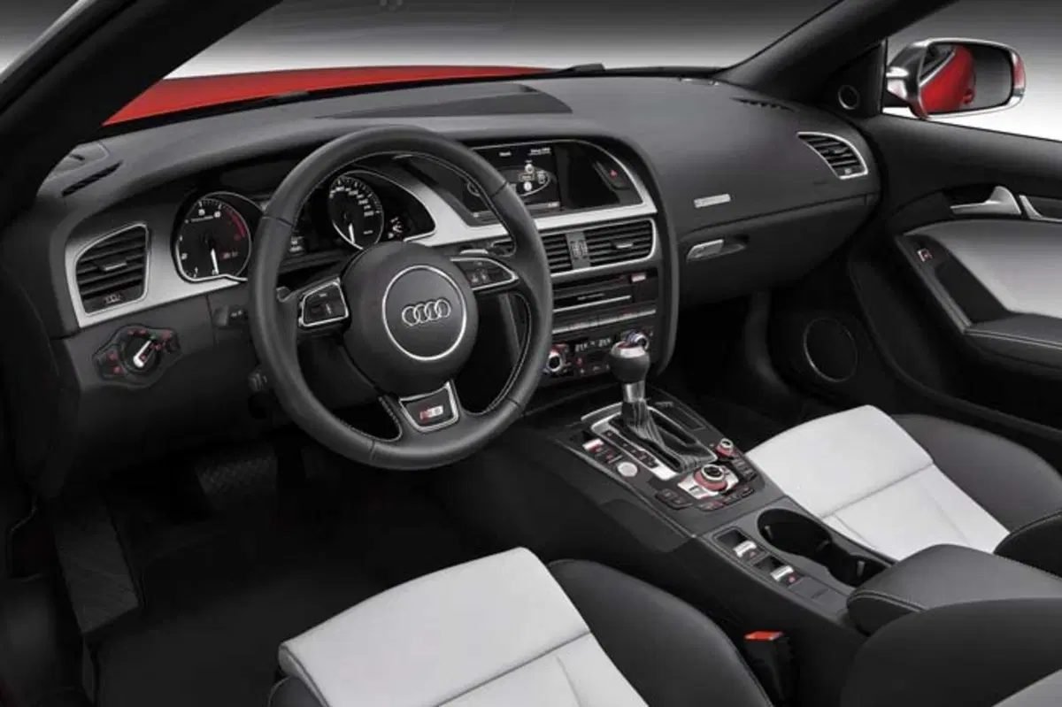 Audi A5 Cabrio (2009-17) (4)