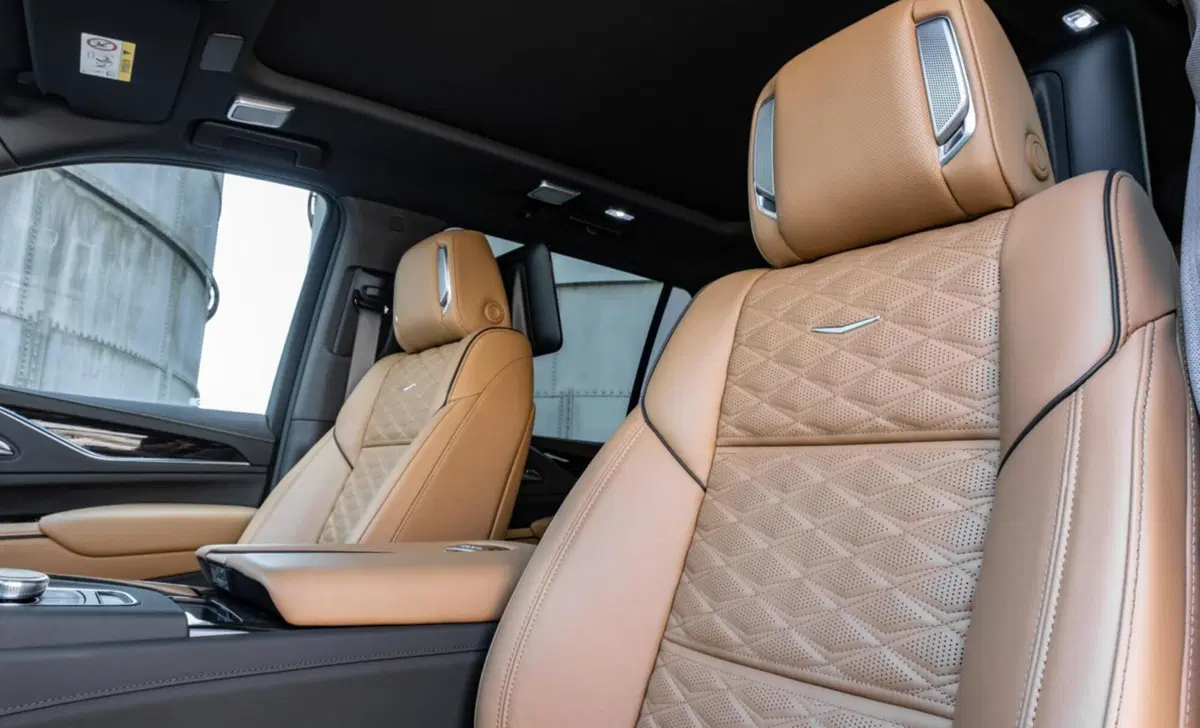 Cadillac Escalade (12)