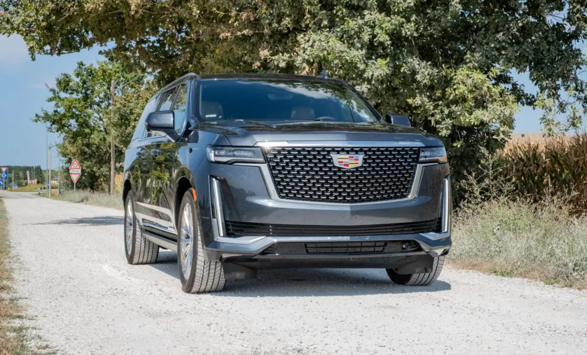 Cadillac Escalade ESV 6.2 V8 V Series 4wd auto