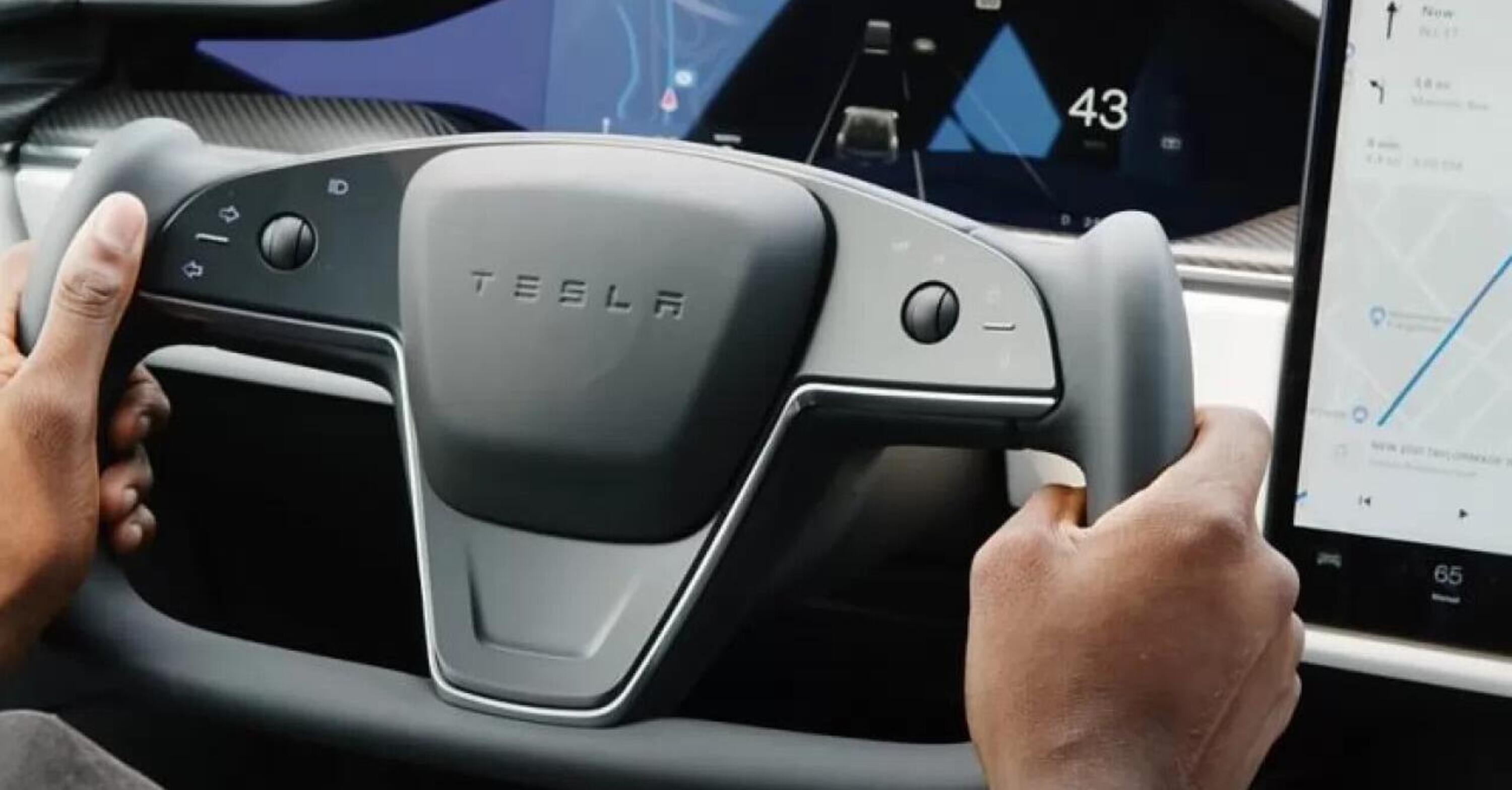 Tesla ci ripensa: il volante yoke pronto a diventare una semplice opzione