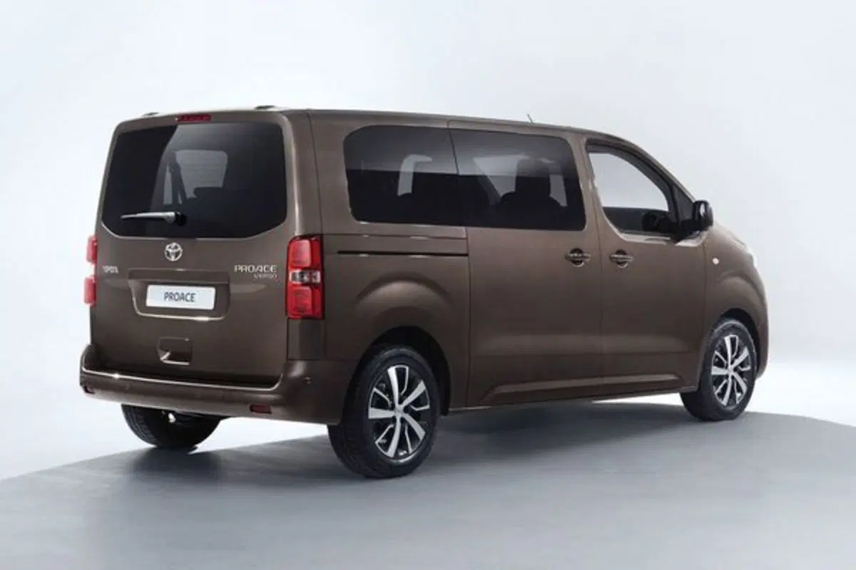 Toyota Proace 2.0 D-4D PC-TN Furgone Lounge 12q (4)