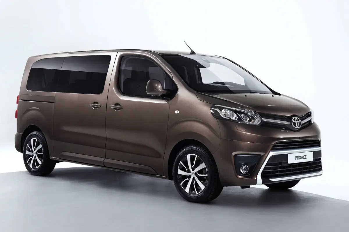 Toyota Proace 2.0 D-4D PC-TN Furgone Lounge 12q (5)