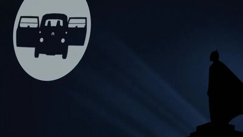 The Batman: il meme di Citro&euml;n: "Chi comanda in citt&agrave;?"  