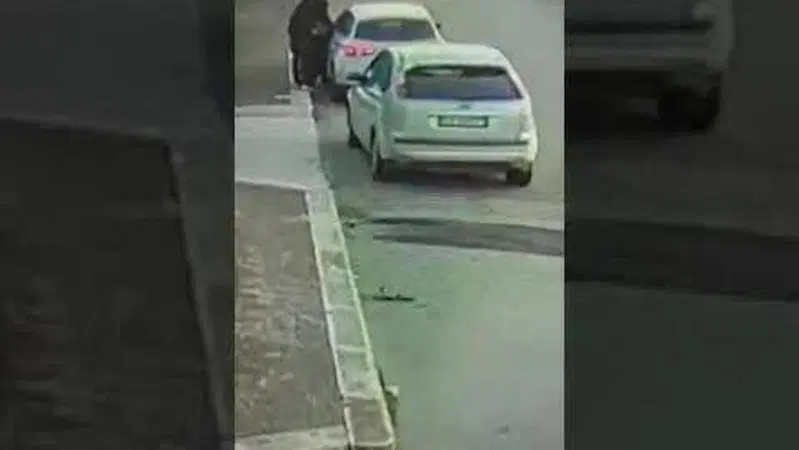 Quattro minuti e l'auto sparisce: ecco come fanno i ladri a Barletta [VIDEO]