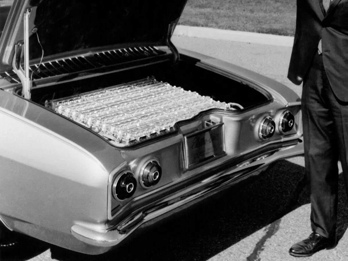 Novità (esagerate) mancate in gamma, Chevrolet: ecco concept-car americane di cui pochi si ricordano (4)