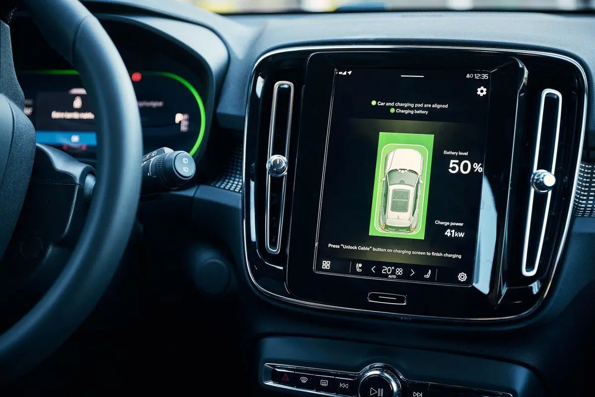 Volvo e la ricarica wireless: take it easy!  (3)