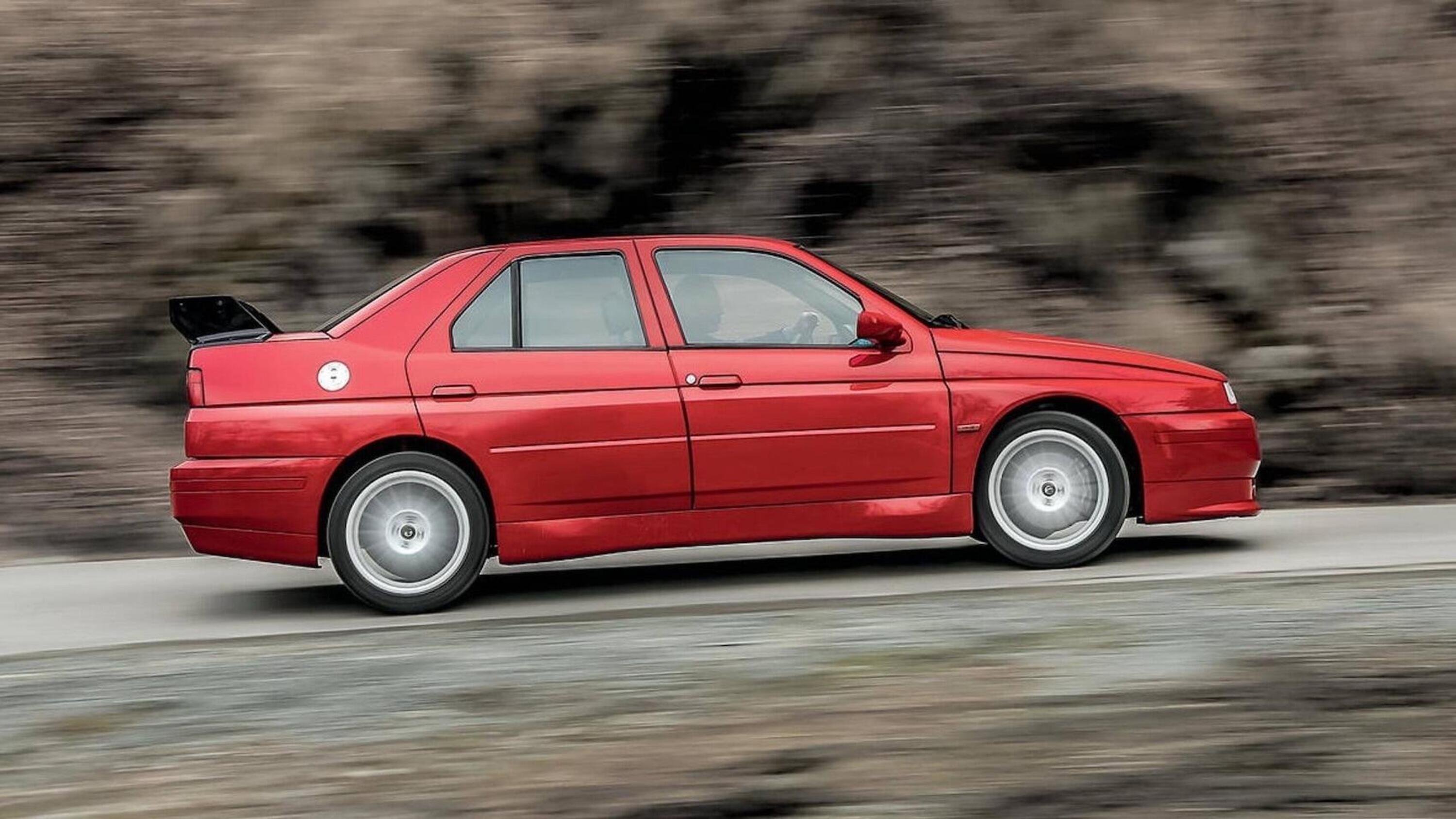 30 anni e 4 ruote, Alfa Romeo 155 (167): prima ma non unica nei cuori sportivi e sul mercato