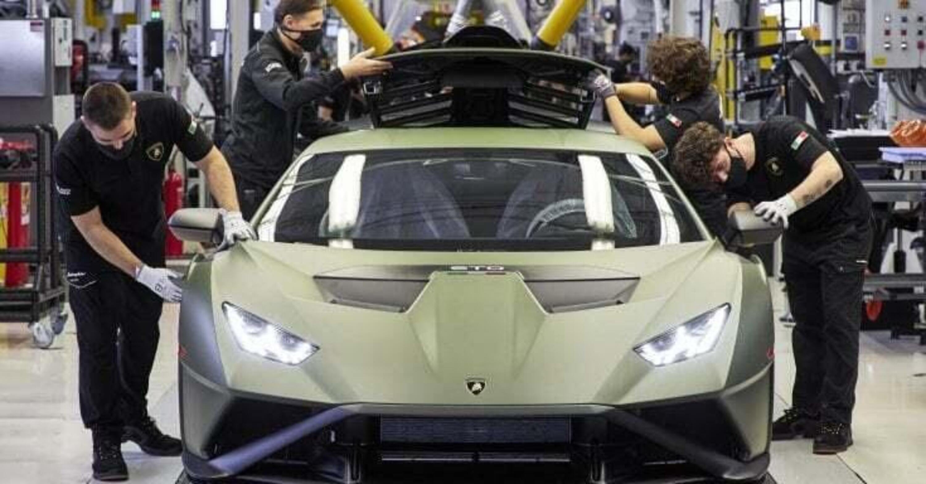 Guerra in Ucraina, Lamborghini sospende i propri business in Russia