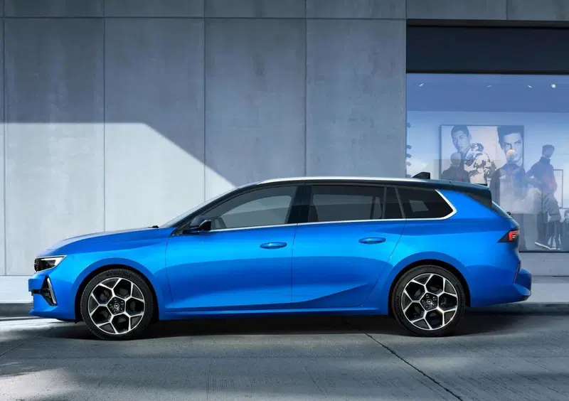 Opel Astra Station Wagon (2022-->>) (11)