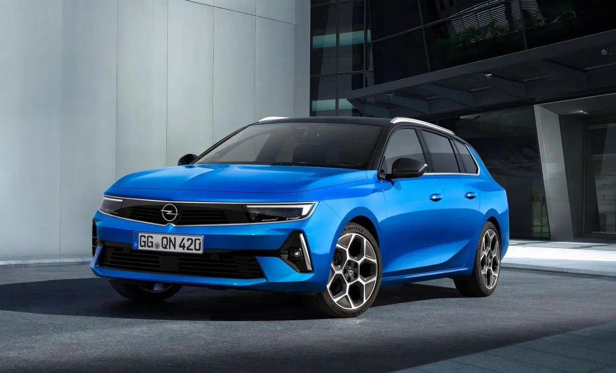 Opel Astra Station Wagon Sports full electric GS 156cv (12)