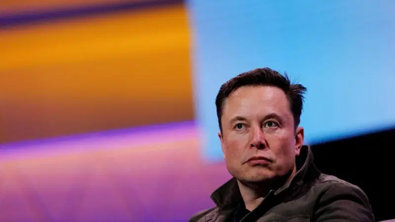 Elon Musk sfida Vladimir Putin: "In palio l'Ucraina"