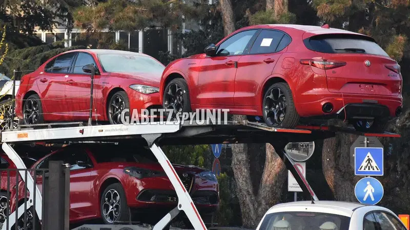Stellantis lancia le versioni speciali Alfa Romeo 2022, di Giulia e Stelvio: restyling "estremo" [foto spia]