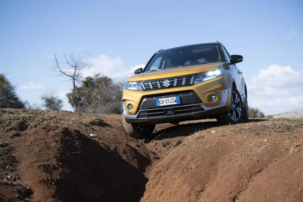 La modalit&agrave; guida Vitara 140V &egrave; automatica in tutto, ma volendo si pu&ograve; inserire il "LOCK" del 4x4