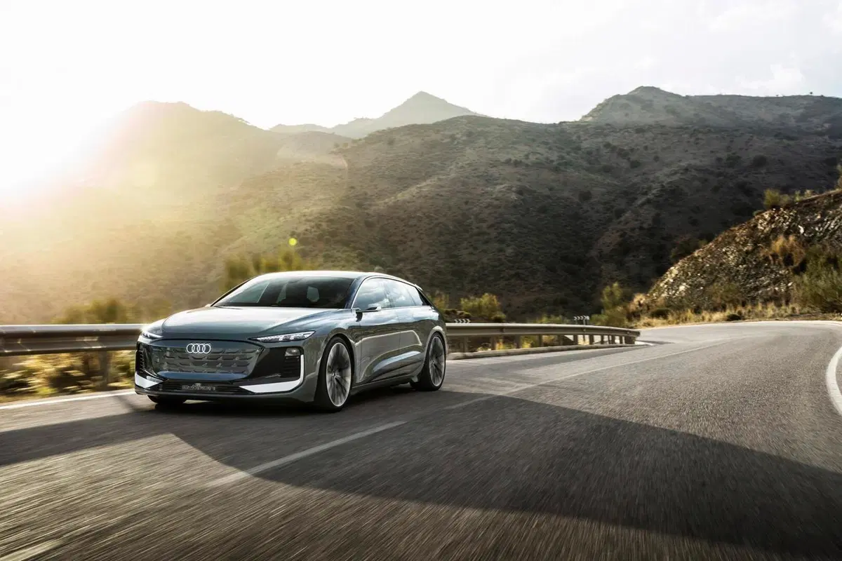 Il futuro delle auto familiari di lusso wagon esiste e parla ancora Audi: ecco A6 Avant e-tron [concept] (3)
