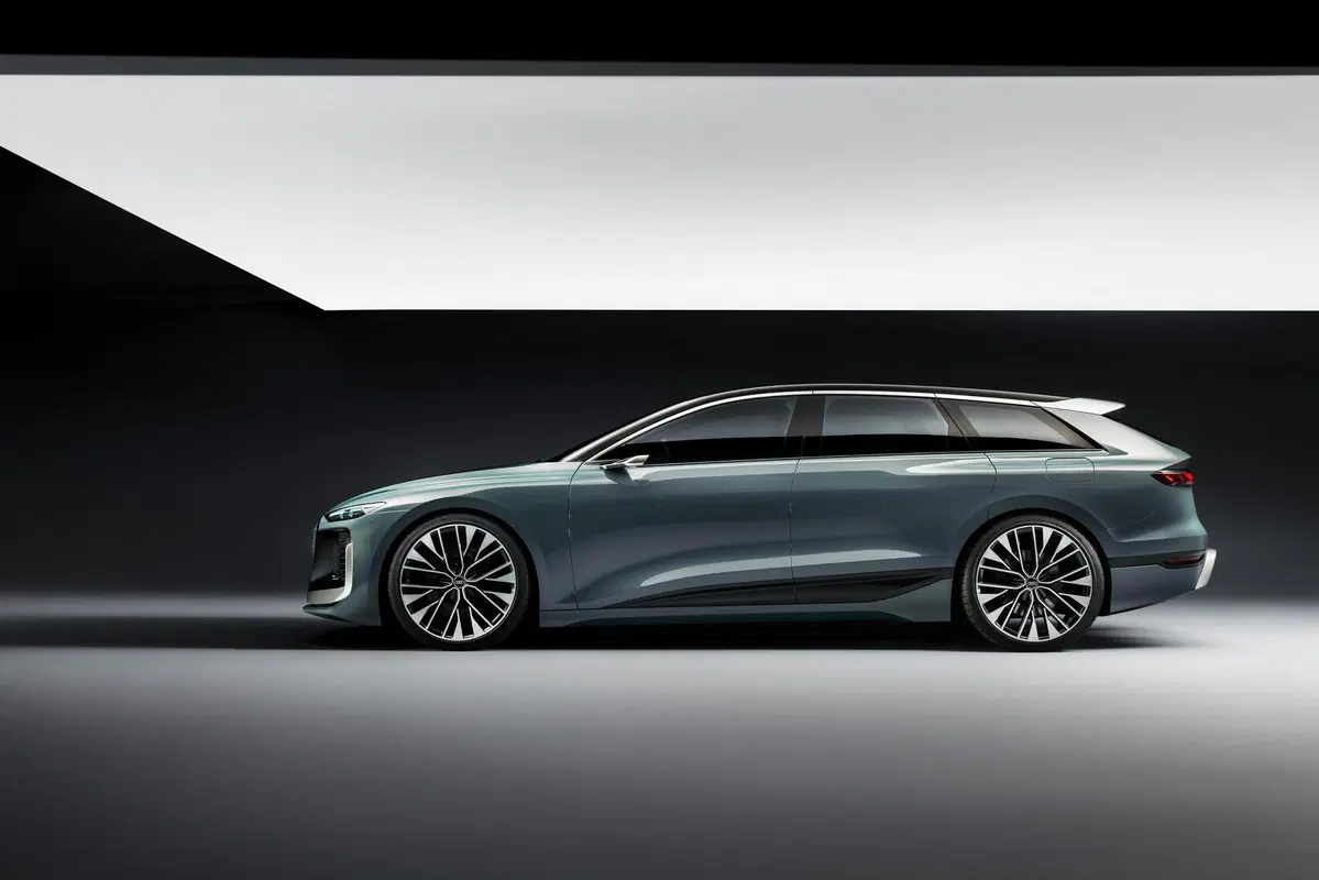 Il futuro delle auto familiari di lusso wagon esiste e parla ancora Audi: ecco A6 Avant e-tron [concept] (4)
