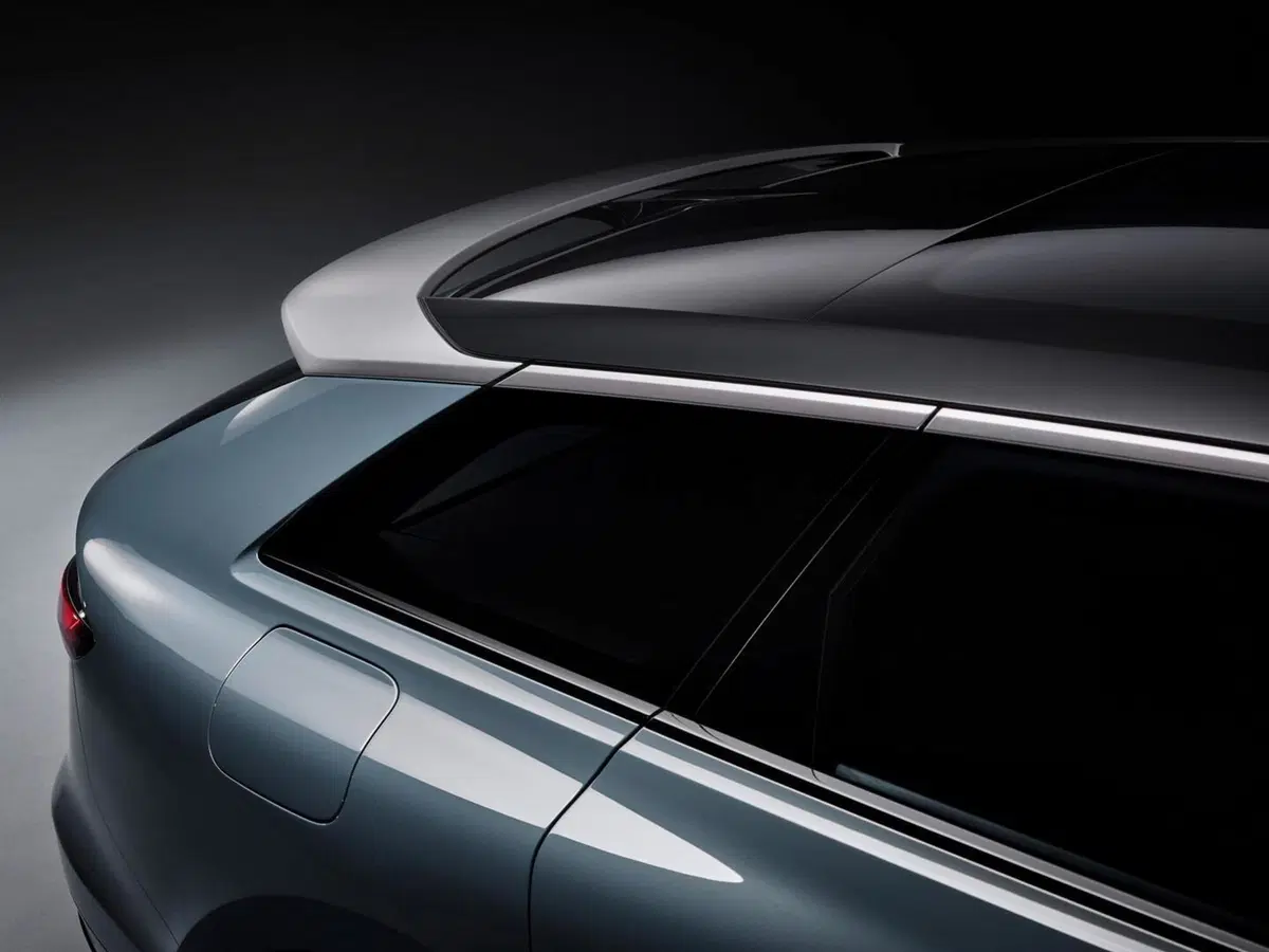 Il futuro delle auto familiari di lusso wagon esiste e parla ancora Audi: ecco A6 Avant e-tron [concept] (12)