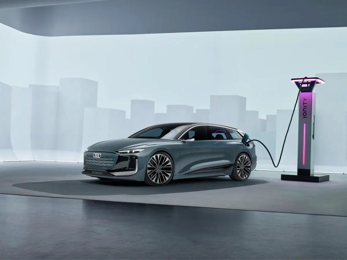Il futuro delle auto familiari di lusso wagon esiste e parla ancora Audi: ecco A6 Avant e-tron [concept] (11)