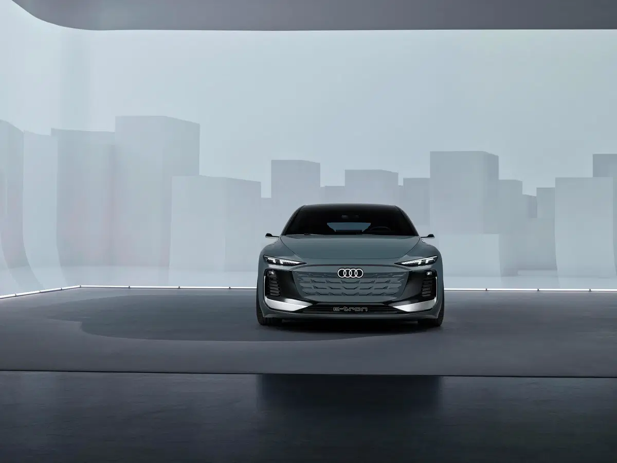 Il futuro delle auto familiari di lusso wagon esiste e parla ancora Audi: ecco A6 Avant e-tron [concept] (13)