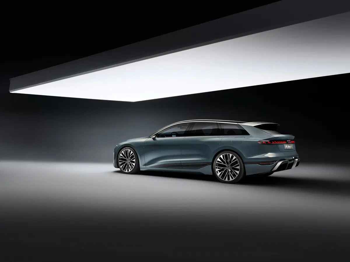 Il futuro delle auto familiari di lusso wagon esiste e parla ancora Audi: ecco A6 Avant e-tron [concept] (14)