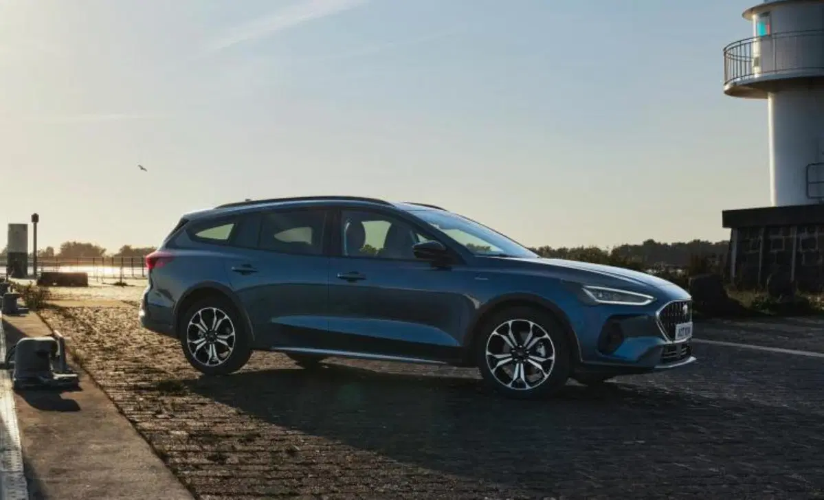 Ford Focus Station Wagon 1.0t ecoboost h ST-Line X 125cv (5)