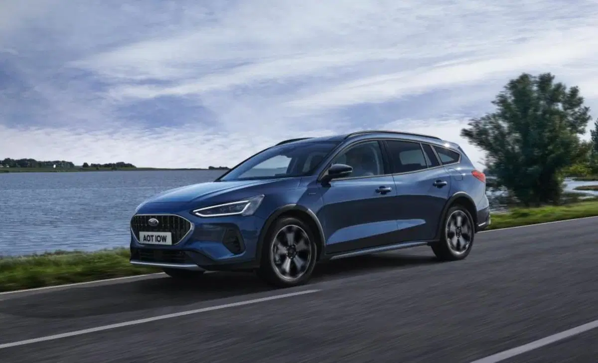 Ford Focus Station Wagon 1.0t ecoboost h ST-Line X 125cv (6)