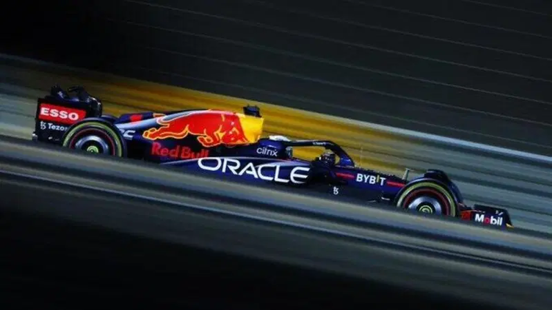 F1, GP Bahrain 2022, FP2; Verstappen al top. Leclerc secondo