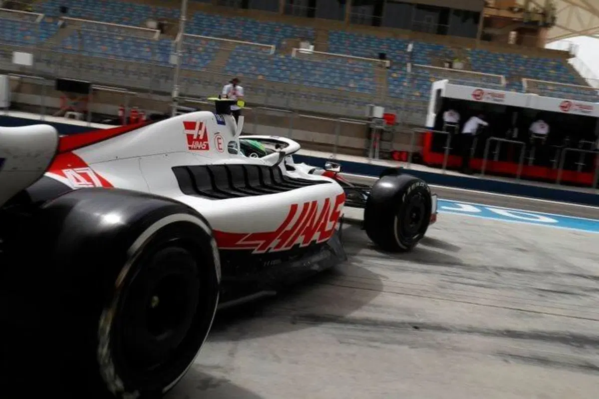 F1, GP Bahrain 2022: vince Leclerc. Secondo Sainz (17)