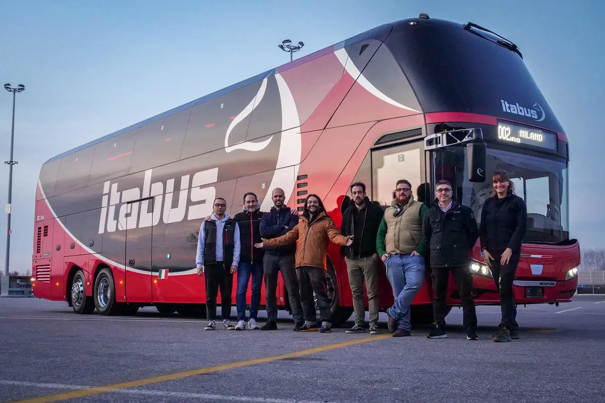 Come si guida un autobus a due piani da mezzo milione? Tutti i segreti del Neoplan Skyliner [Video] (4)