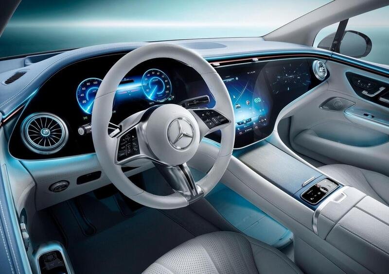 Mercedes-Benz EQE (18)