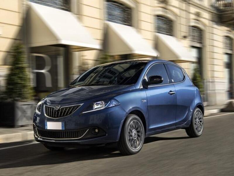 Lancia Ypsilon 1.0 FireFly 5 porte S&S Hybrid Silver