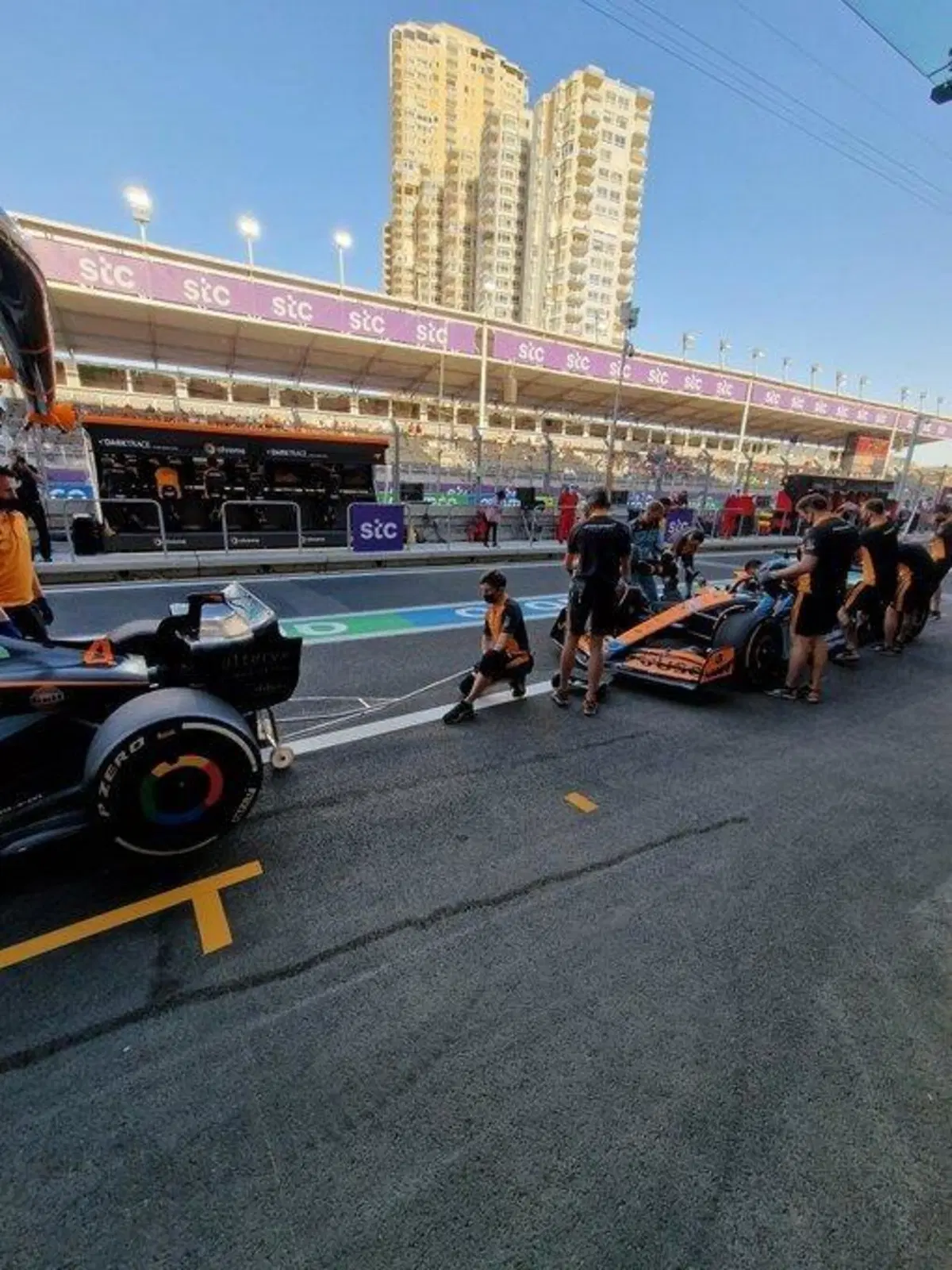 F1, GP Arabia Saudita 2022: pole per Perez. Secondo Leclerc (13)